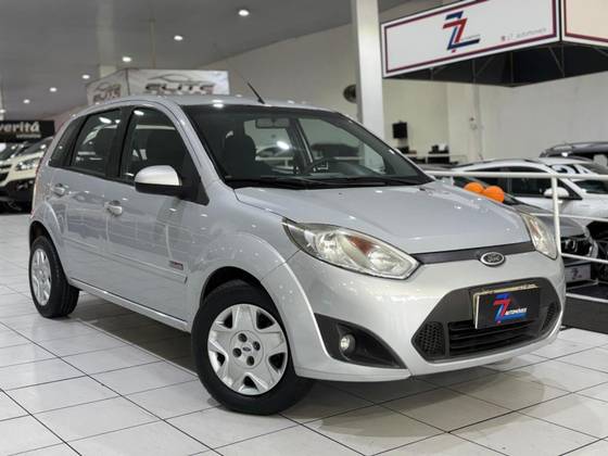 FORD FIESTA 1.6 MPI HATCH 8V FLEX 4P MANUAL FORD FIESTA 1.6 MPI HATCH 8V FLEX 4P MANUAL
